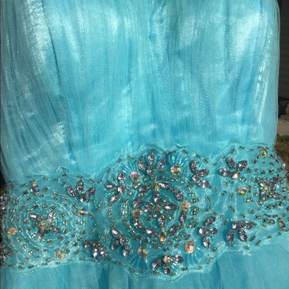 Dress - Picture 4 of 6